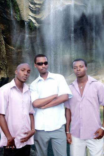 LES HOMMES DE MAIN..........LOL